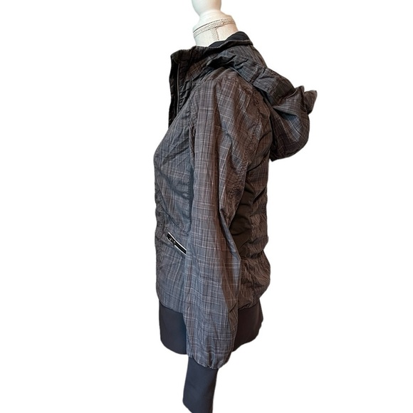 LULULEMON WOMENS GRAY & BLUE HOODED RUCHED ATHLETIC JACKET ESTIMATED SIZE 8 - Picture 2 of 15